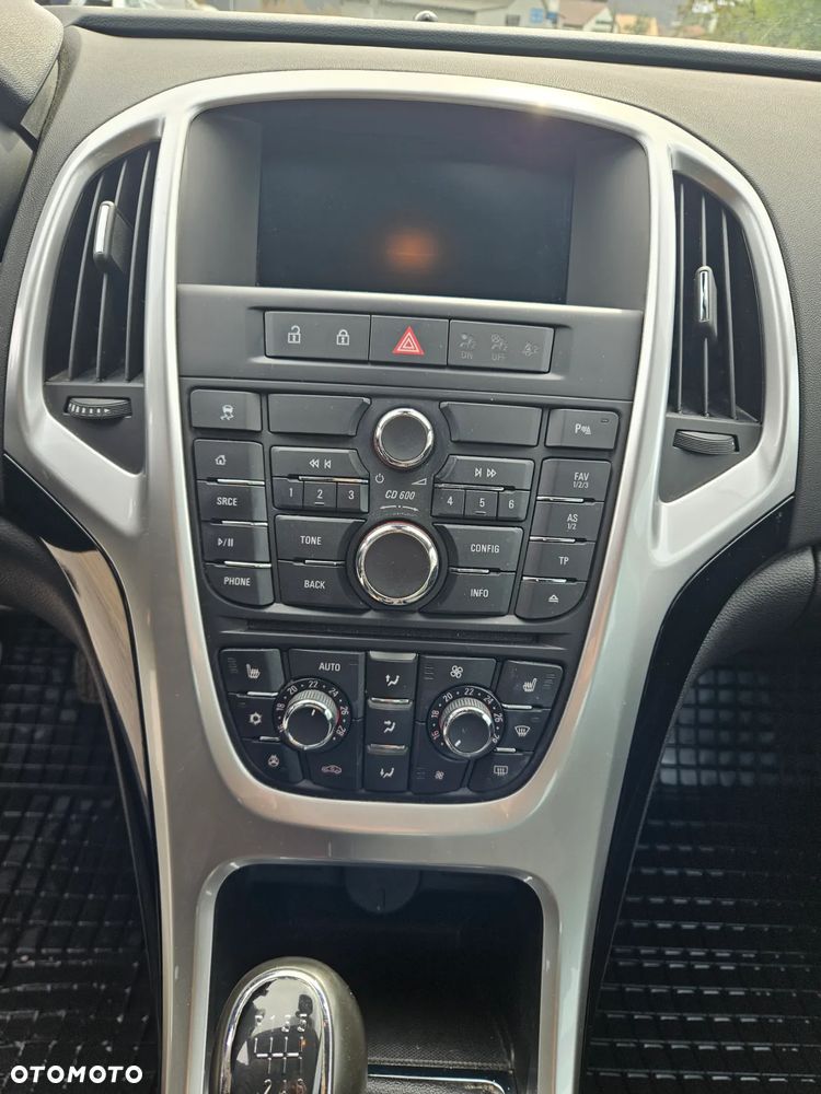Opel Astra IV 1.4 T Cosmo S&S EU6 - 15
