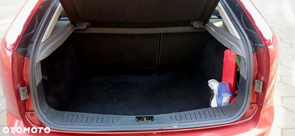 Ford Focus 1.6 16V Ghia - 26