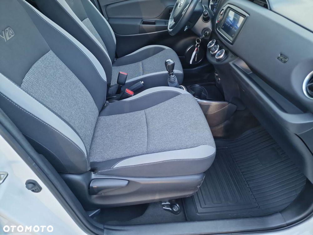 Toyota Yaris - 16