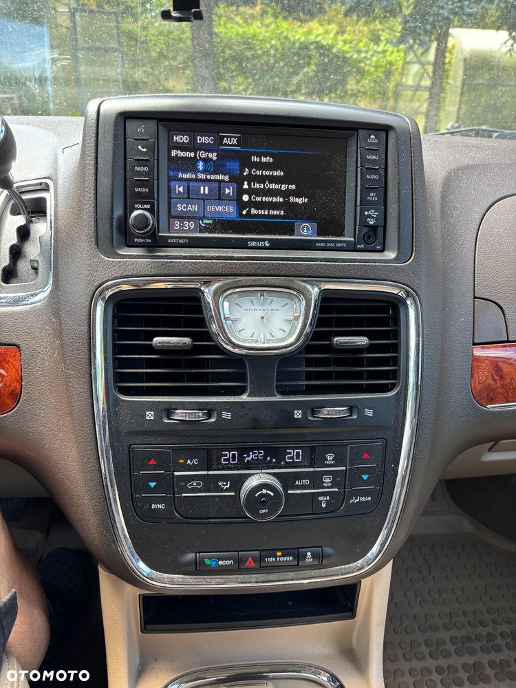Chrysler Town & Country 3.6 Touring - 24