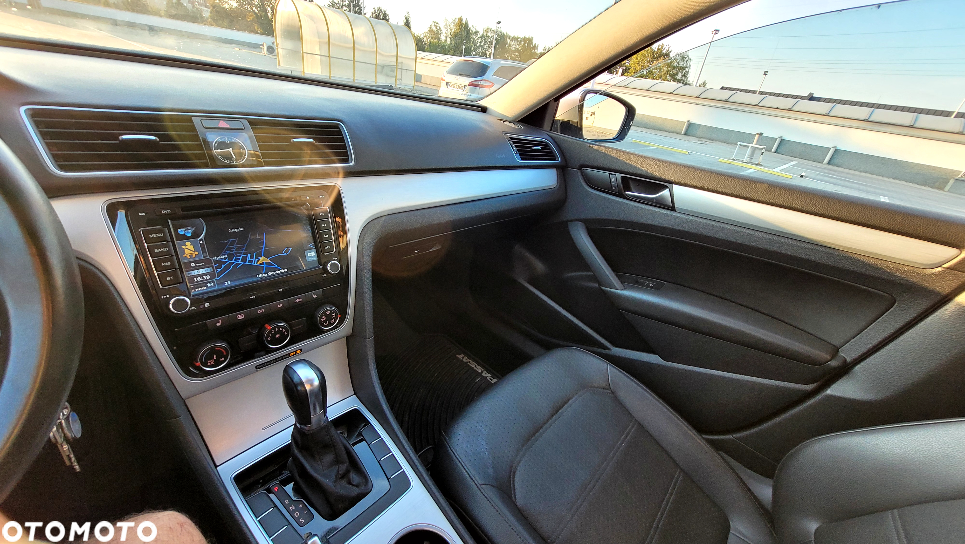 Volkswagen Passat - 4