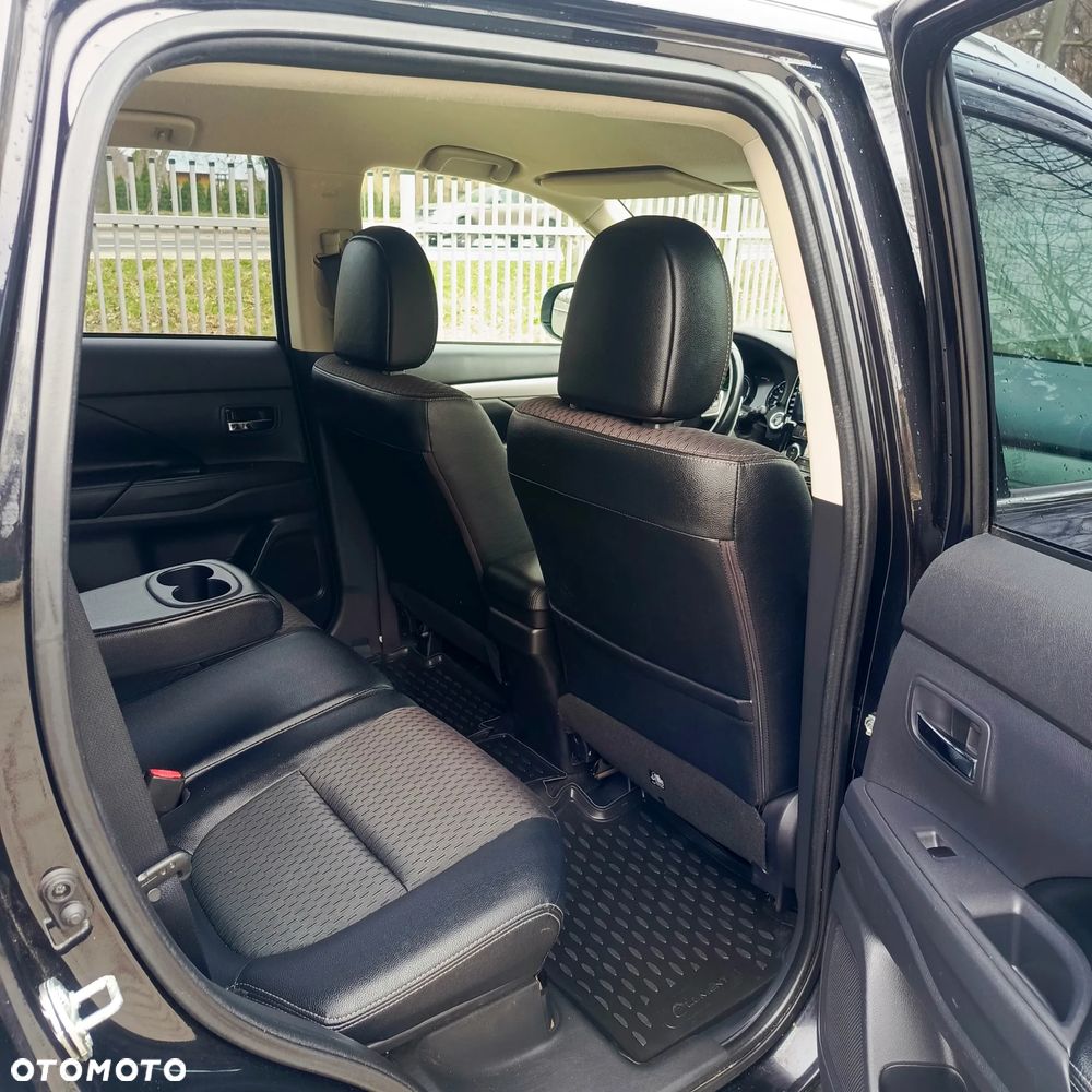 Mitsubishi Outlander 2.0 4WD Top - 9