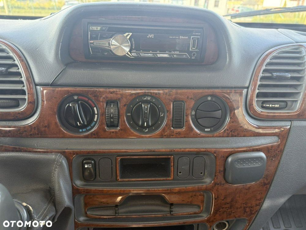 Mercedes-Benz Sprinter - 12