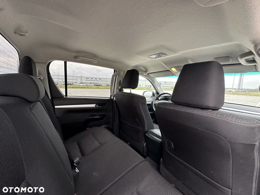 Toyota Hilux 2.8 D-4D Double Cab SR5 4x4 - 17