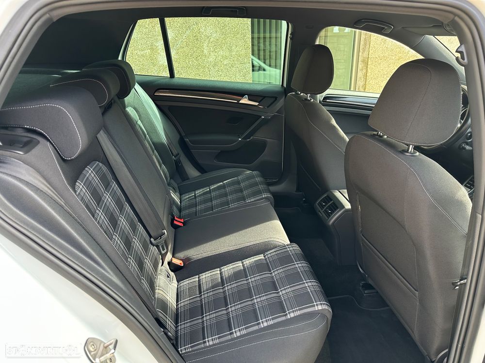 VW Golf 2.0 TDi GTD DSG - 19