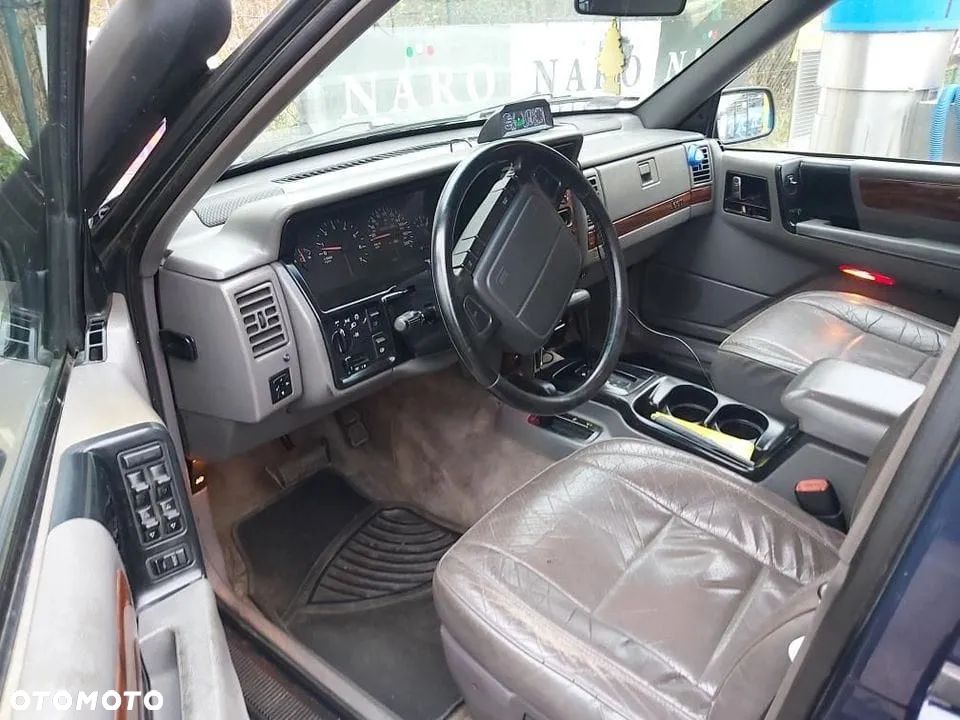 Jeep Grand Cherokee - 16