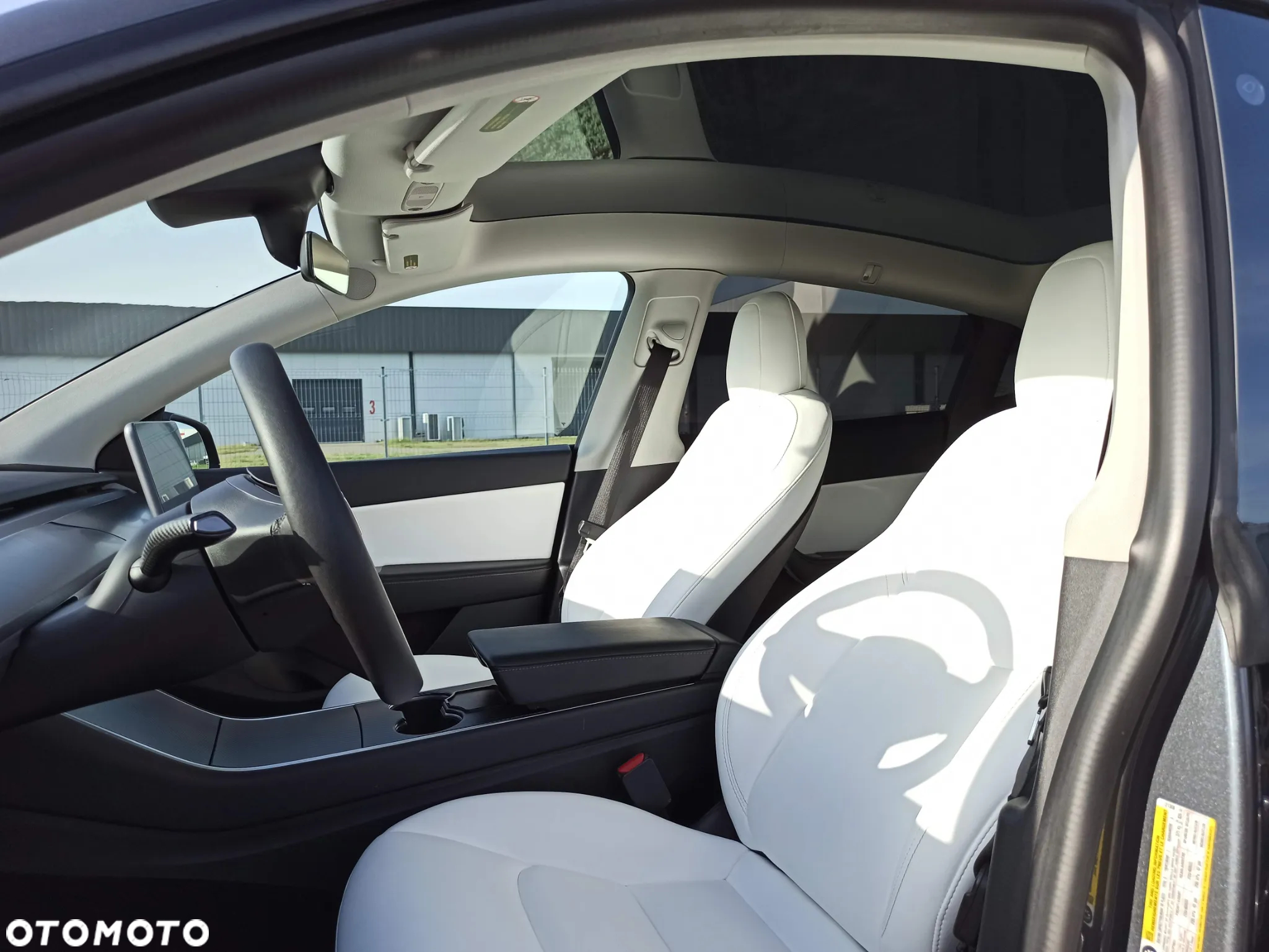 Tesla Y Model RWD - 16