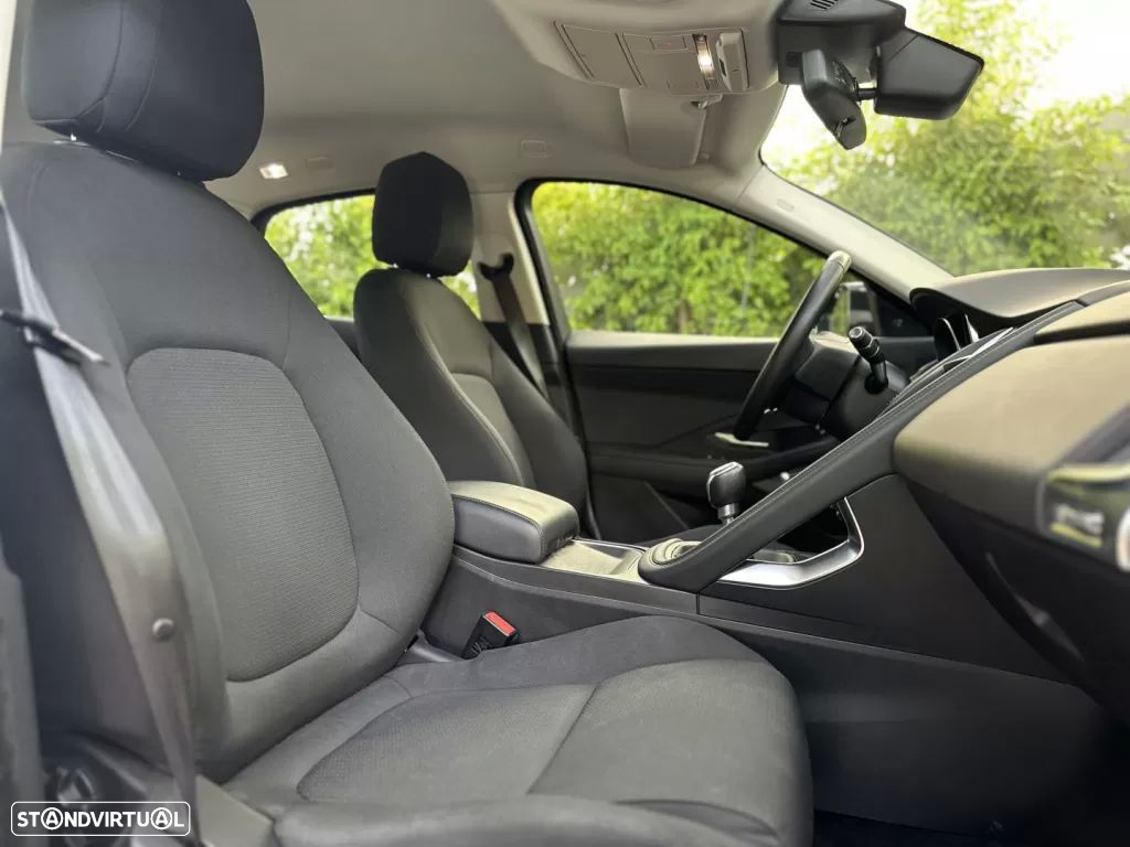 Jaguar E-Pace 2.0 i4D - 19