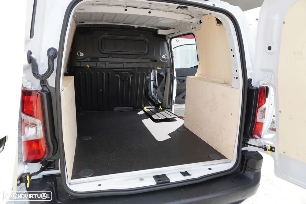 Citroën Berlingo M 130 EAT8 MAX - 26