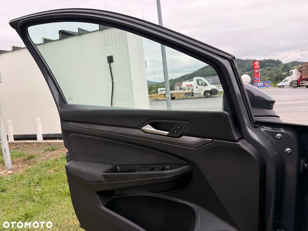 Volkswagen Golf 1.5 eTSI OPF DSG Style - 12