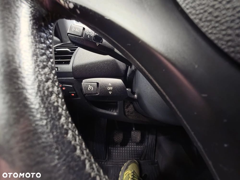 BMW Seria 1 118i - 34