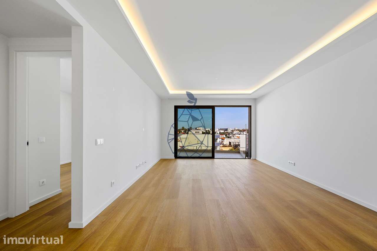 Apartamento com dois quartos , dois lugares de estacionamento e Piscin - Grande imagem: 3/39