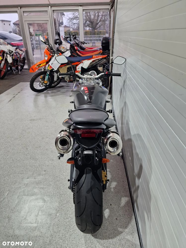 Triumph Street Triple - 7