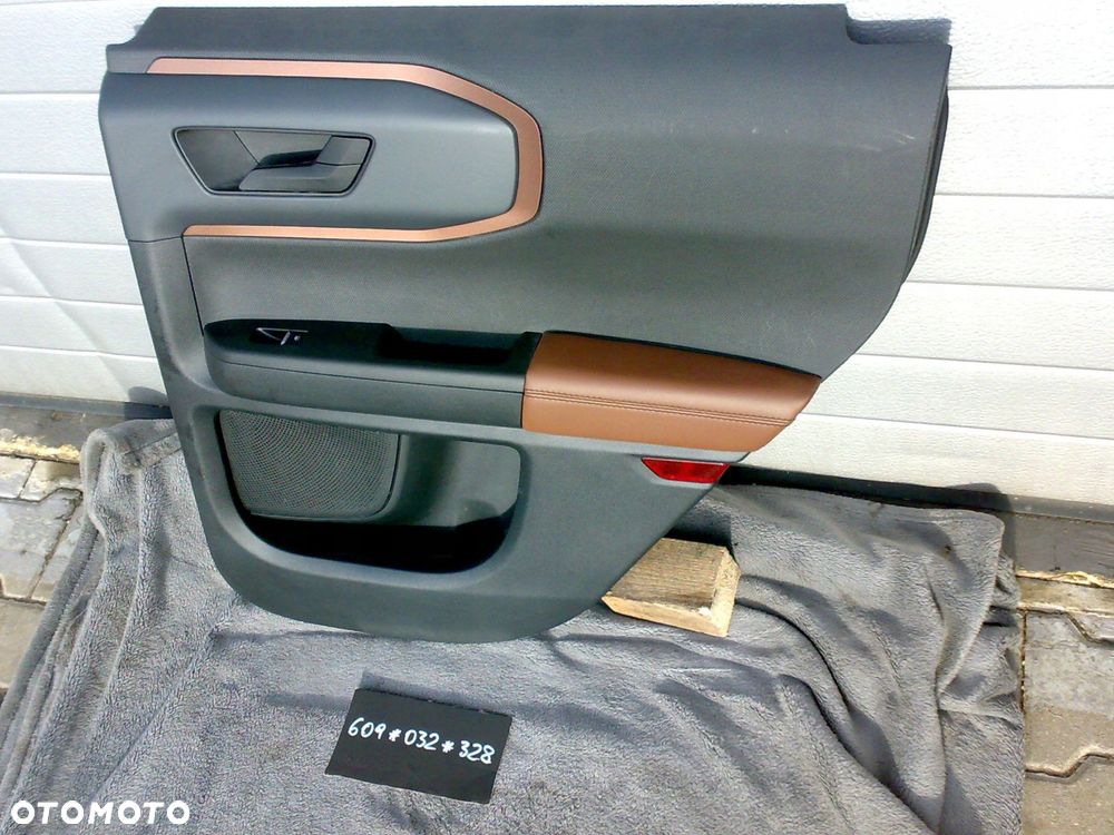 ford bronco sport 2021- tapicerka boczek drzwi tylna prawa idealna tył - 1