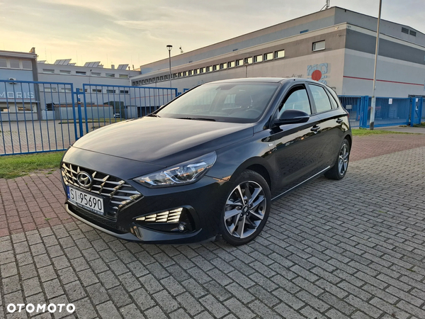 Hyundai i30 1.0 T-GDI 48V-Hybrid Intro