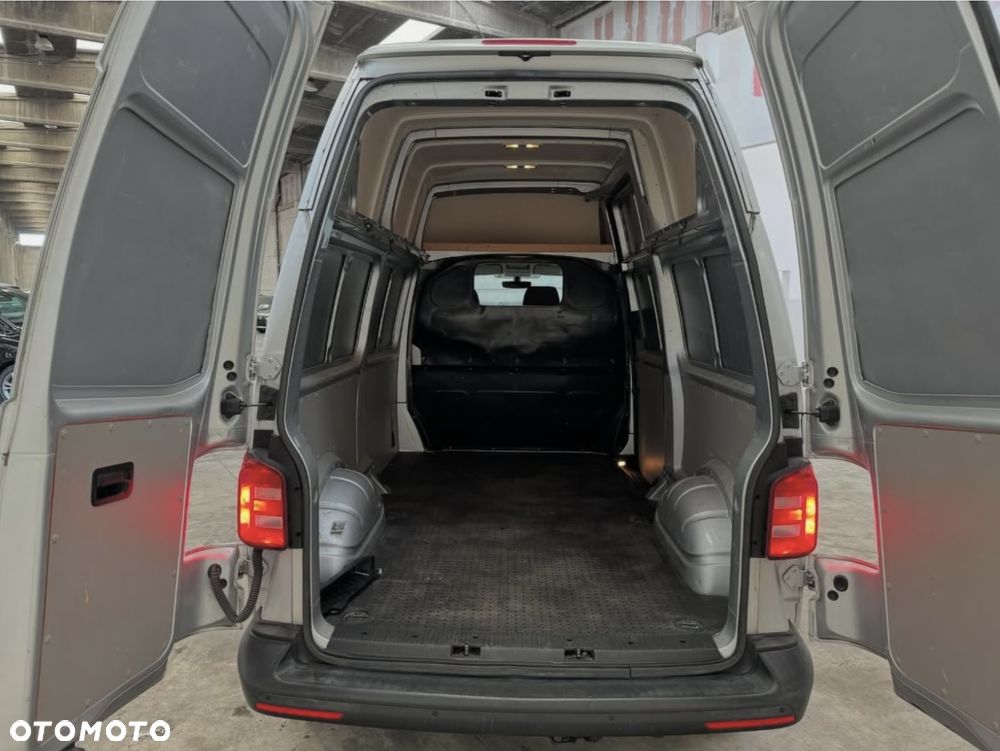 Volkswagen Transporter - 17