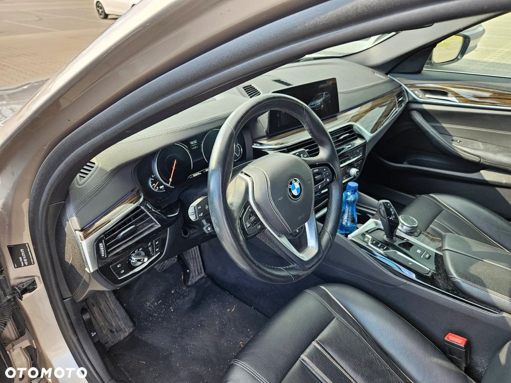 BMW Seria 5 540i xDrive Luxury Line - 6
