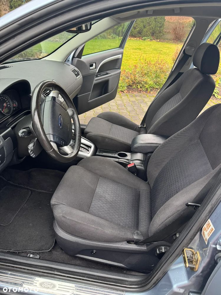 Ford Mondeo 2.0 Ambiente - 4