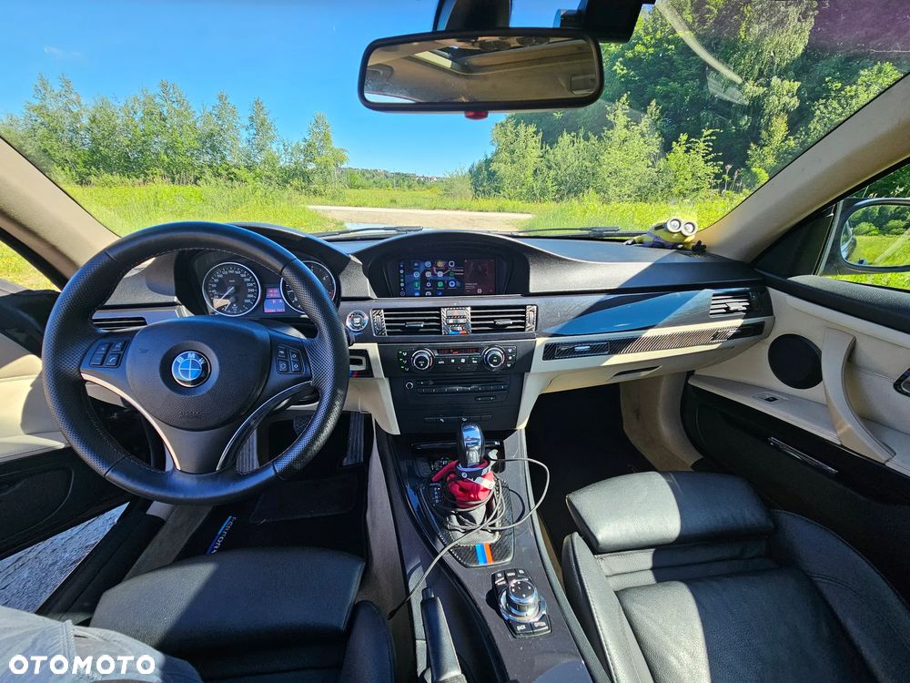 BMW Seria 3 330d xDrive - 13