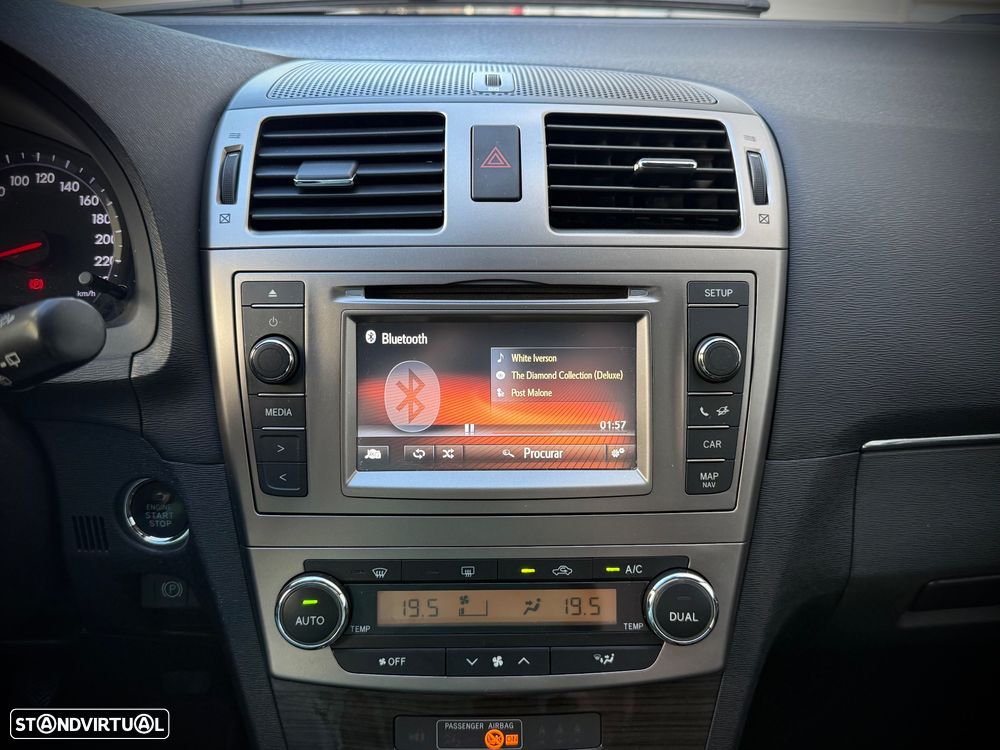 Toyota Avensis SW 2.0 D-4D Luxury - 12