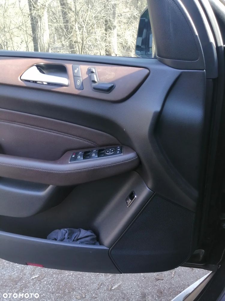 Mercedes-Benz ML - 12