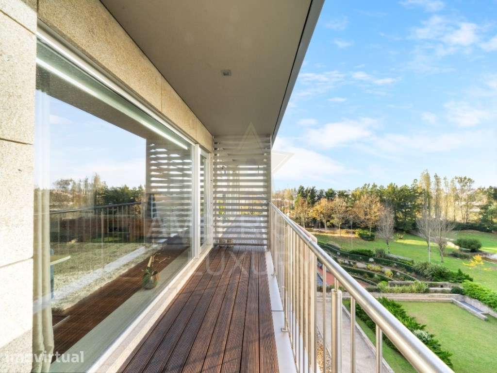 Apartamento T4 como novo, em condomínio de alto padrão - Grande imagem: 3/36