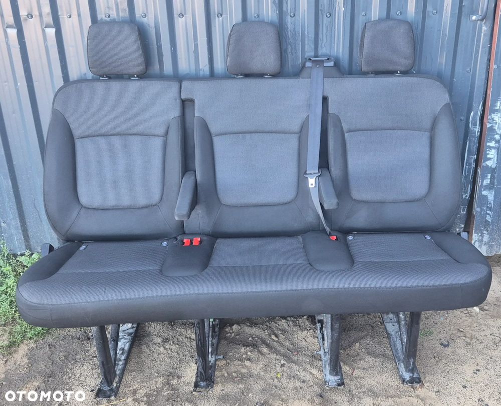 Fotele Ławka Kanapa Trójka 3 Trzy Osobowa Drugi Rząd ISOFIX Renault Trafic III LIFT IV 2021