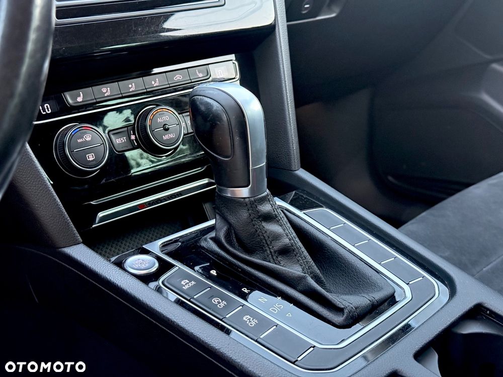 Volkswagen Passat - 15