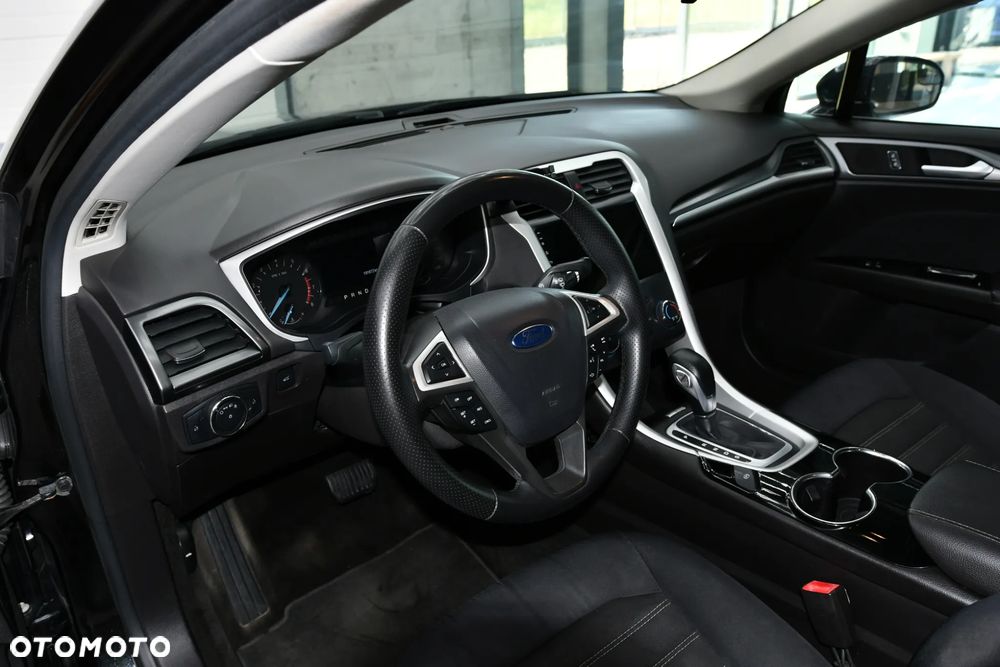 Ford Fusion - 16