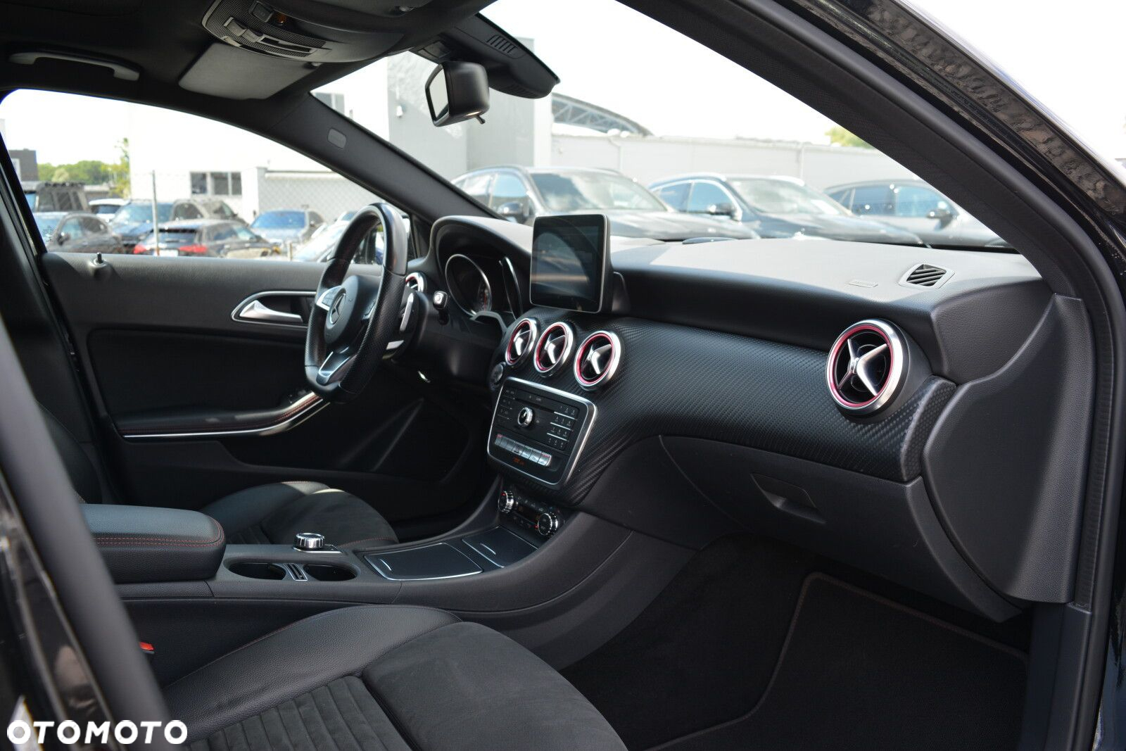 Mercedes-Benz Klasa A 220 4-Matic AMG Line - 18
