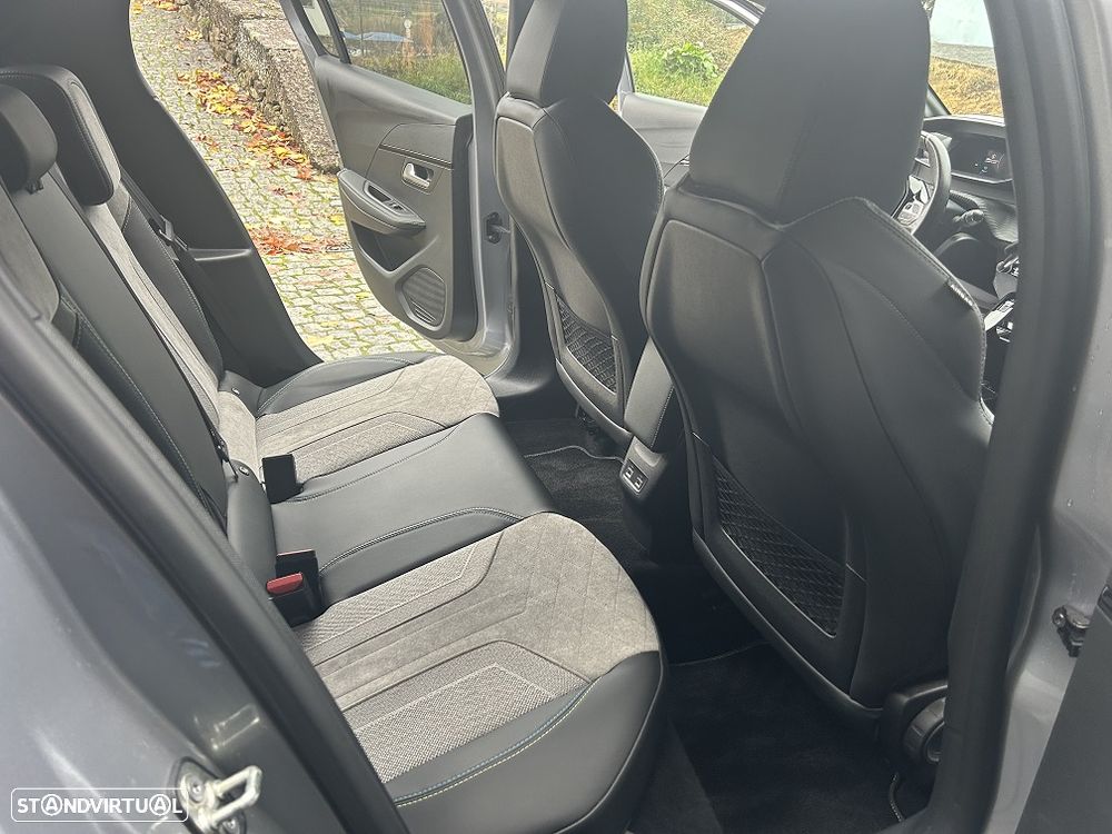 Peugeot e-208 GT Pack - 18