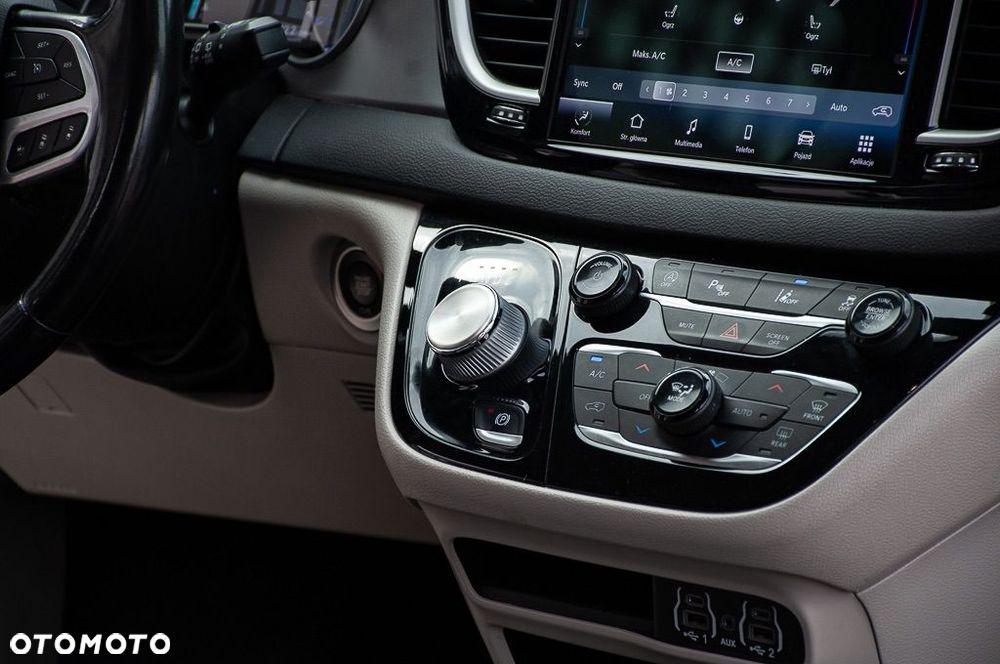 Chrysler Pacifica - 22