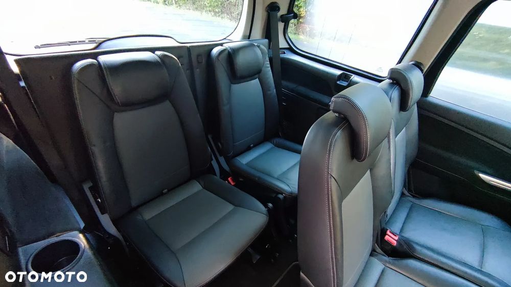 Ford Galaxy 2.0 TDCi Ghia - 7