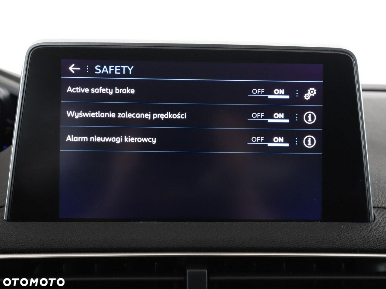 Peugeot 3008 1.5 BlueHDi Allure S&S EAT8 - 26