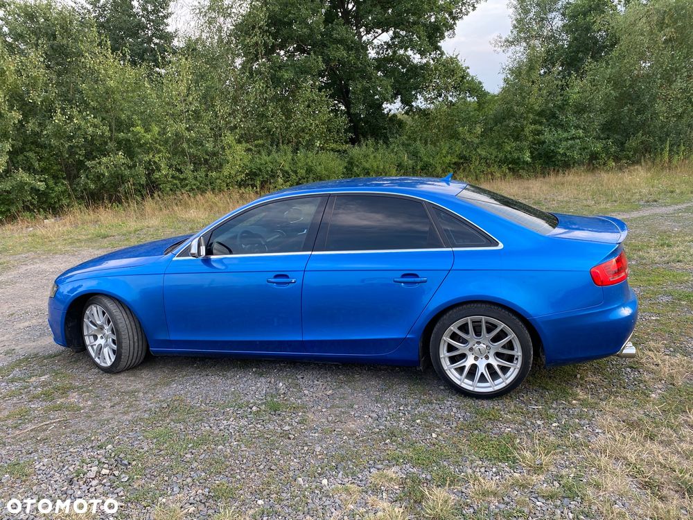 Audi A4 Limousine - 13