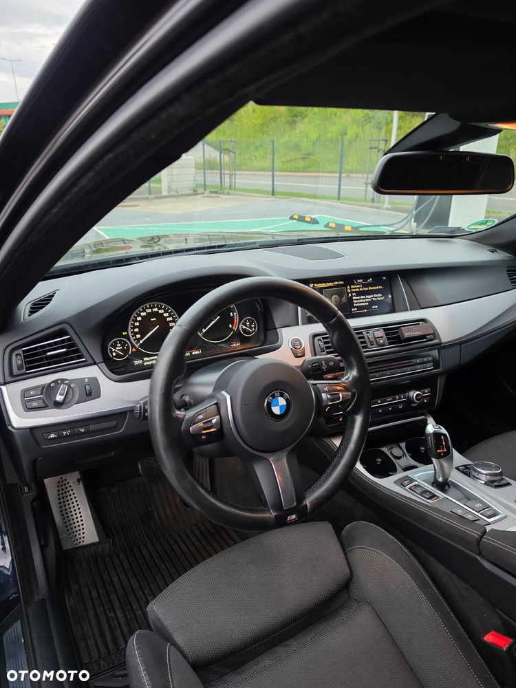 BMW Seria 5 520d xDrive - 9