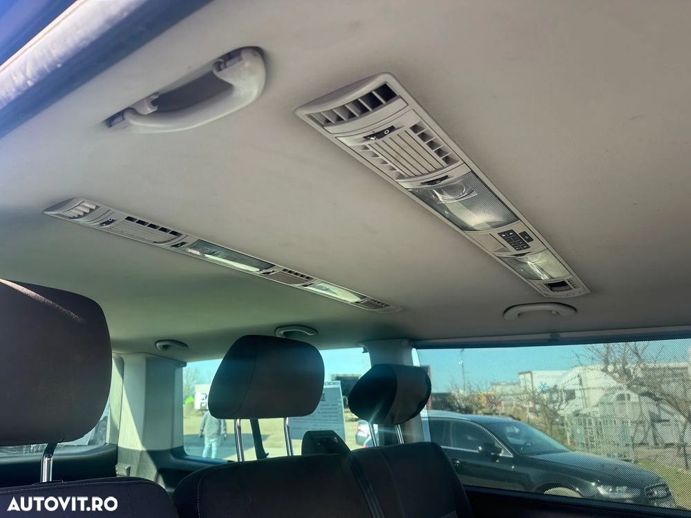 Volkswagen Caravelle - 7