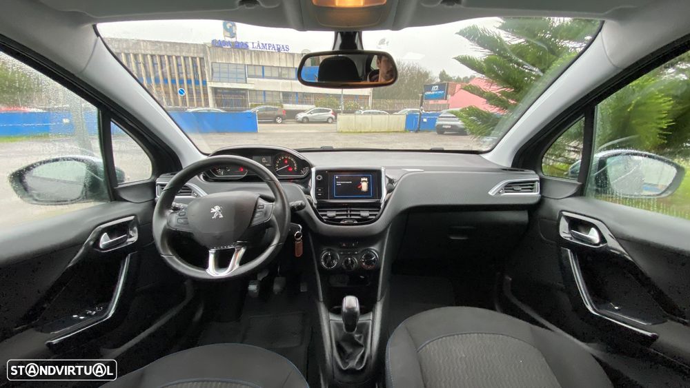 Peugeot 208 1.2 PureTech Signature - 22
