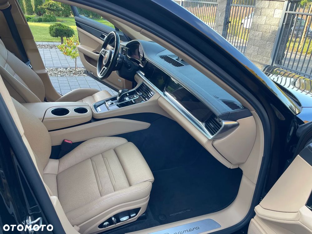 Porsche Panamera - 17