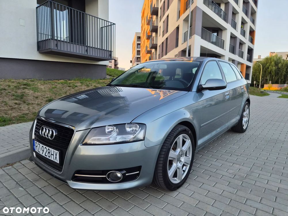 Audi A3 Sportback - 1