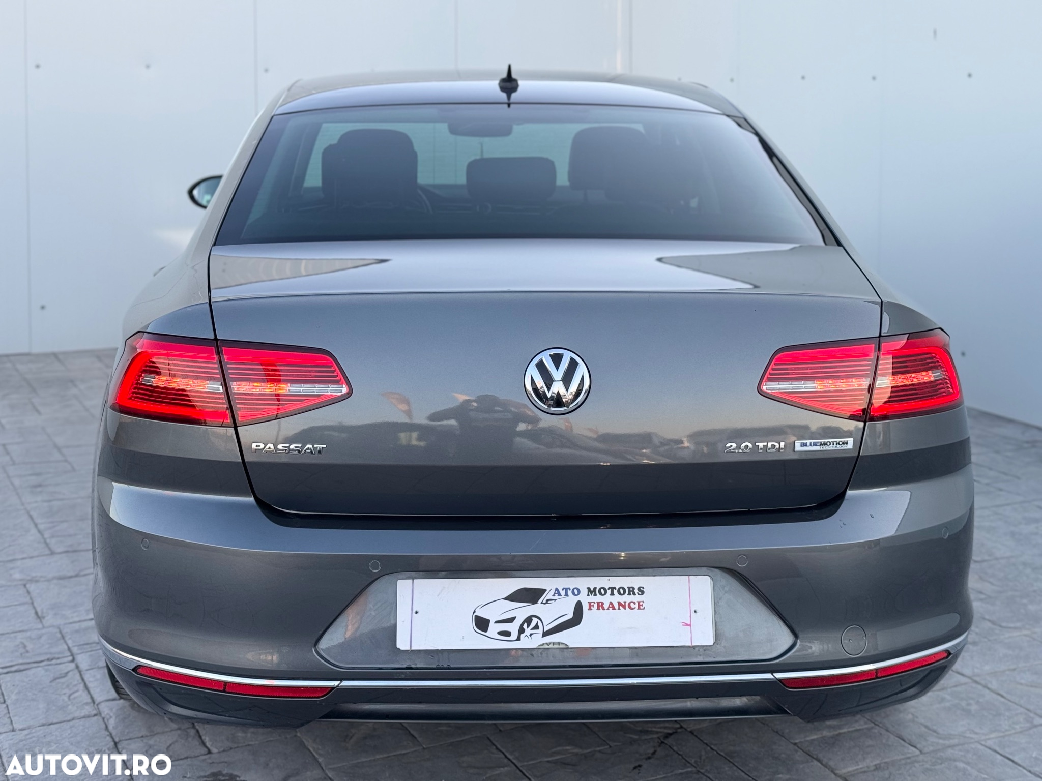Volkswagen Passat 2.0 TDI DSG Highline - 13