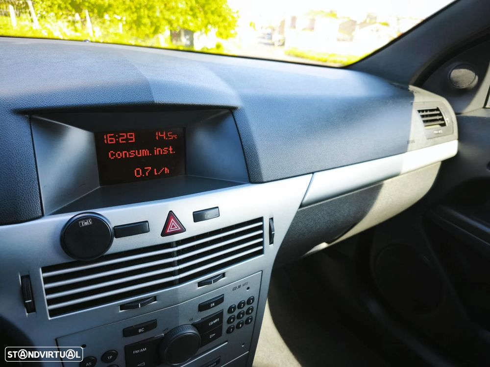 Opel Astra GTC 1.3 CDTI - 51