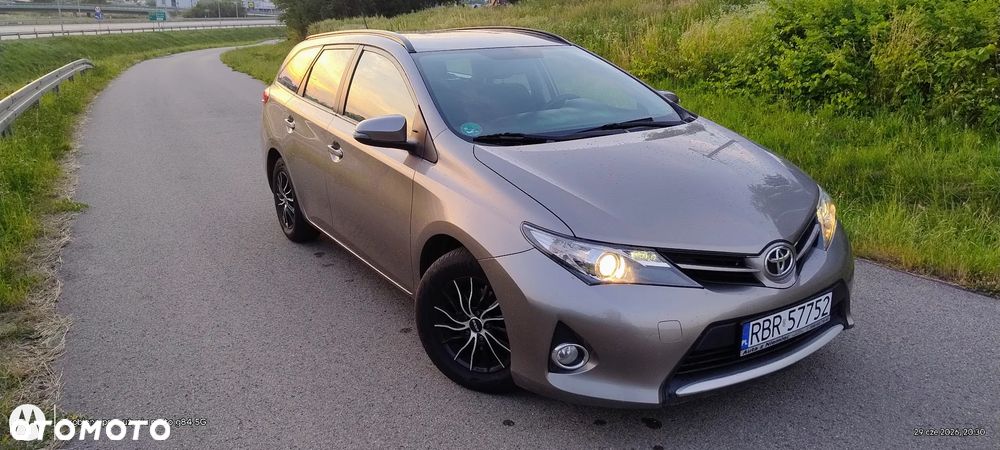 Toyota Auris 1.4 D-4D Active - 32