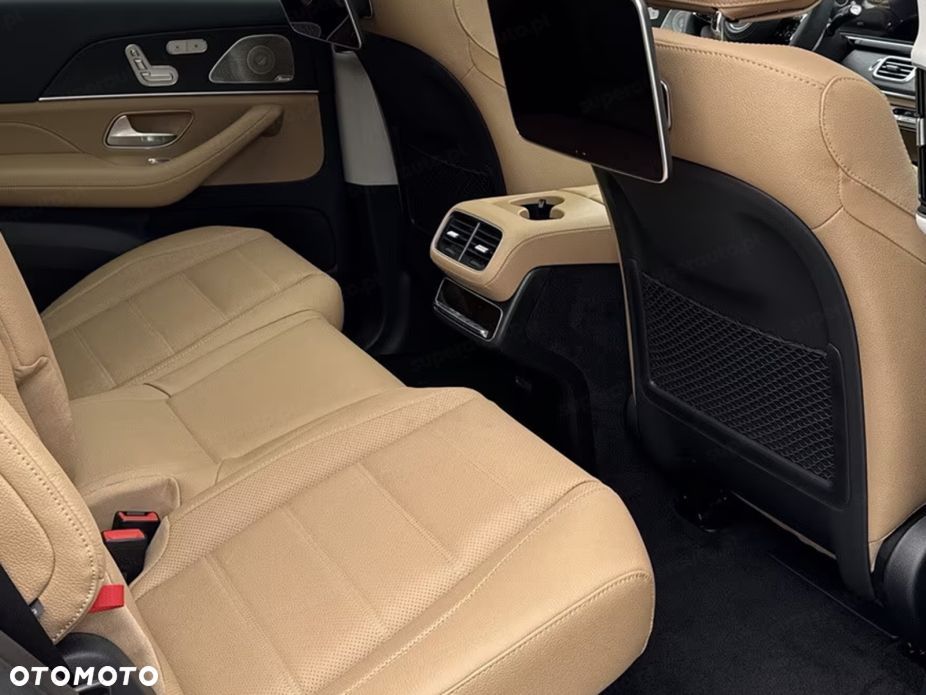 Mercedes-Benz GLS - 12