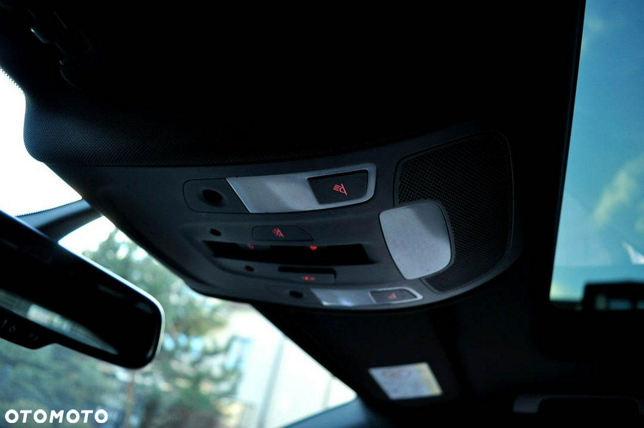 Audi A6 Avant 2.0 TDI Ultra S tronic - 36