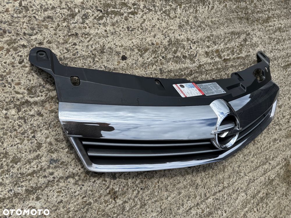 Opel Astra III H Atrapa przednia przód po Liftingu Lift - 3
