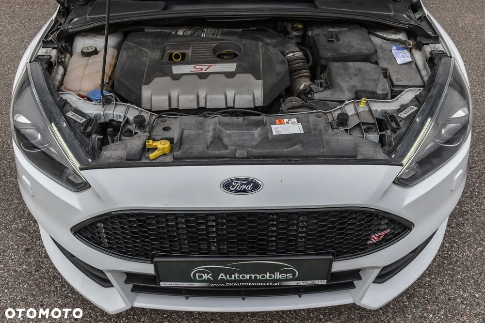 Ford Focus 2.0 EcoBoost ST mit Leder-Sport-Paket - 40