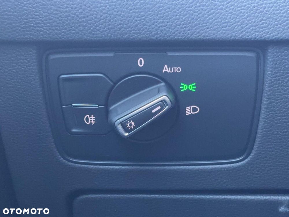 Volkswagen Passat Variant 2.0 TDI EVO Business DSG - 24