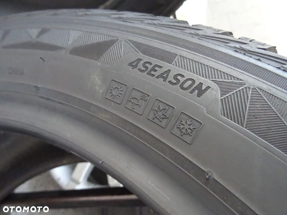 235/45/ZR18 98V Kumho Solus 4S HA32 - 8