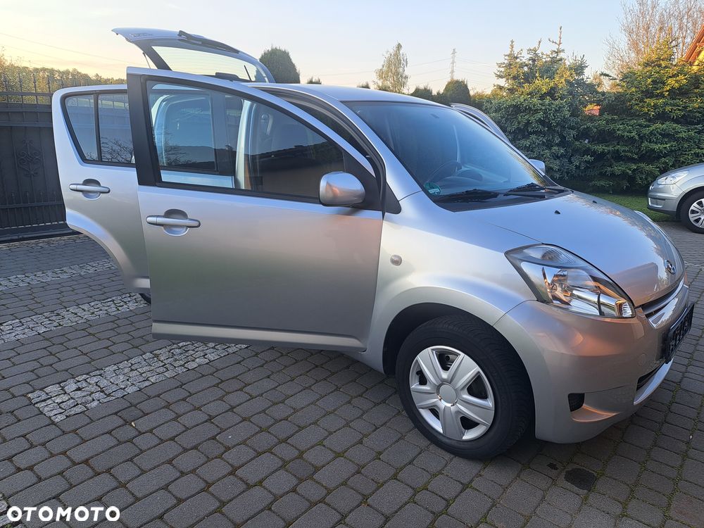 Daihatsu Sirion 1.0 - 27